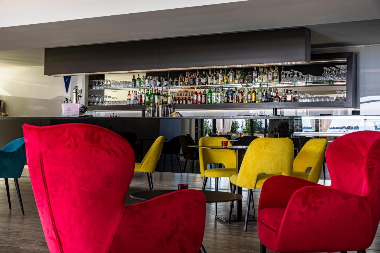 Hotel Villa Capri Gardone Riviera Kültér fotó