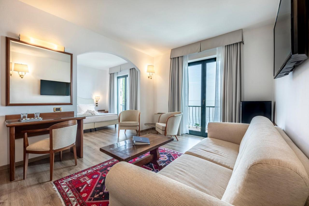 Hotel Villa Capri Gardone Riviera Kültér fotó