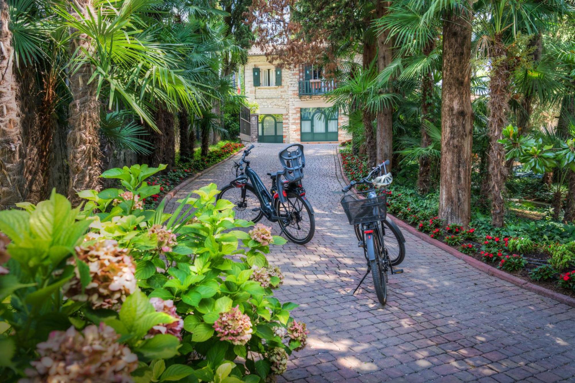Hotel Villa Capri Gardone Riviera Kültér fotó