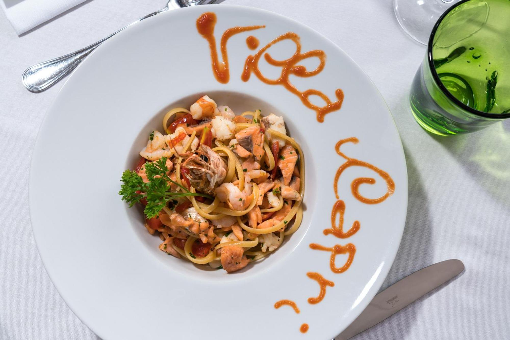 Hotel Villa Capri Gardone Riviera Kültér fotó