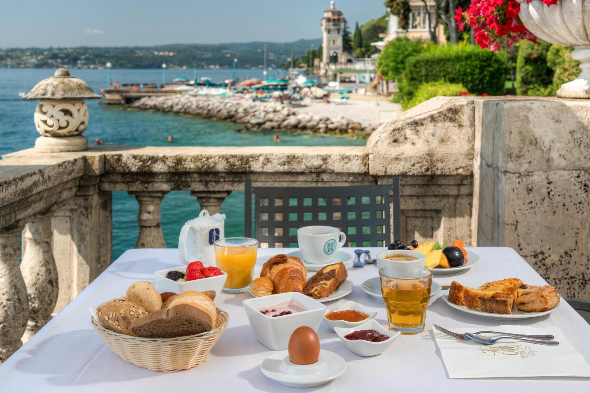Hotel Villa Capri Gardone Riviera Kültér fotó