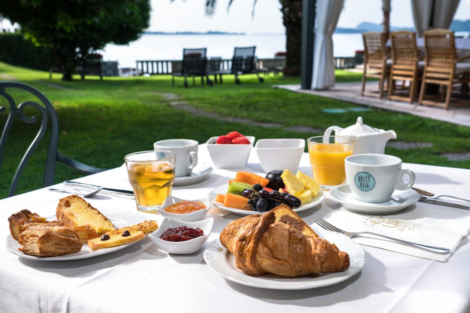 Hotel Villa Capri Gardone Riviera Kültér fotó