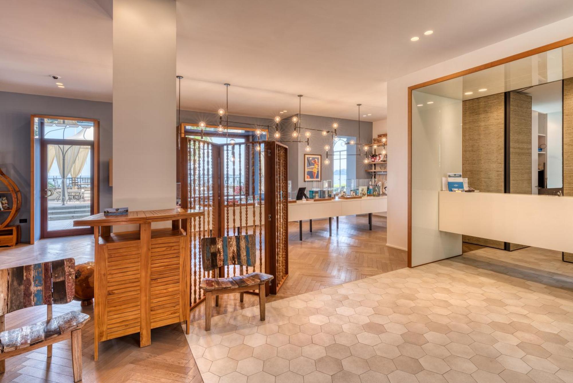 Hotel Villa Capri Gardone Riviera Kültér fotó
