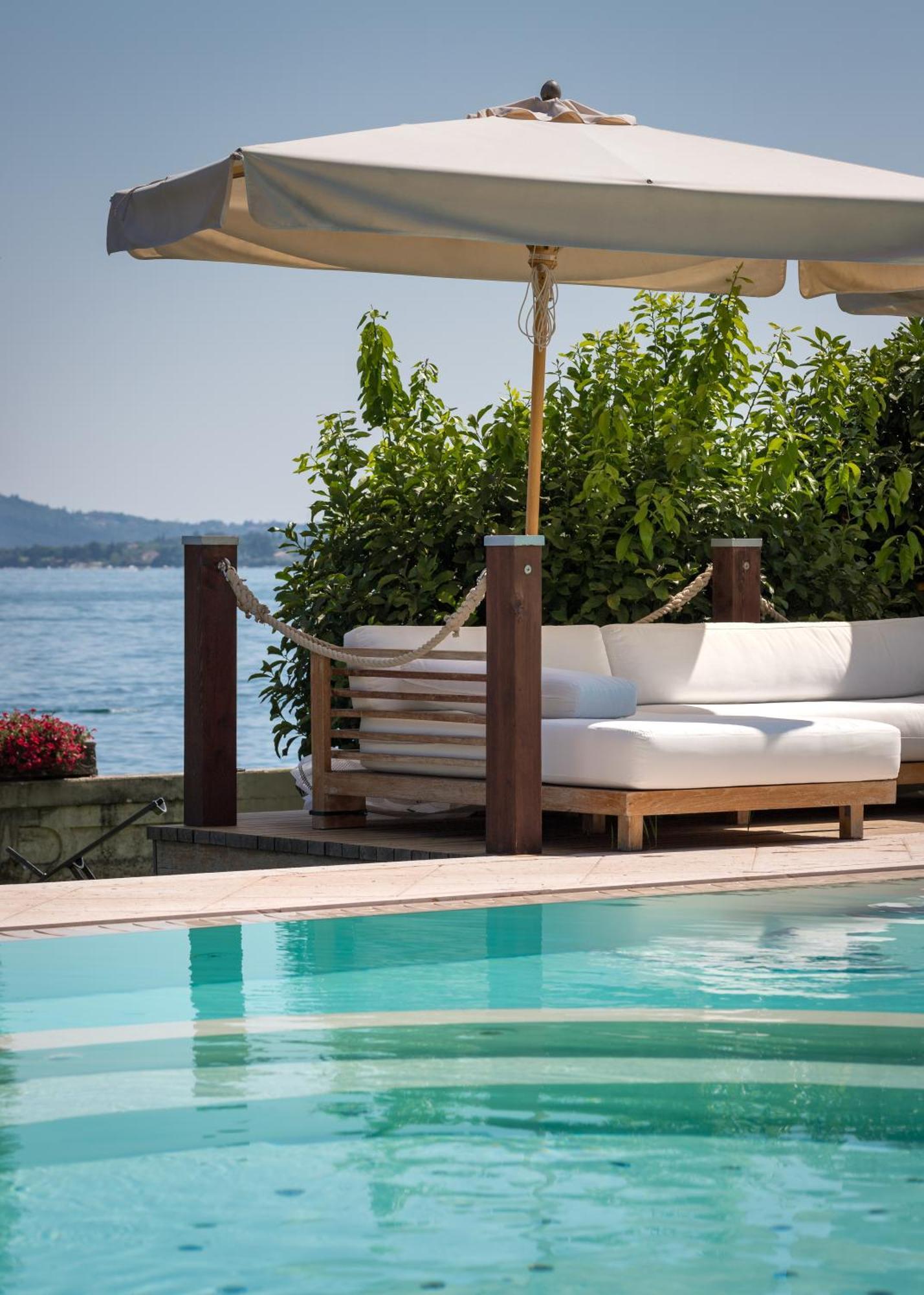 Hotel Villa Capri Gardone Riviera Kültér fotó