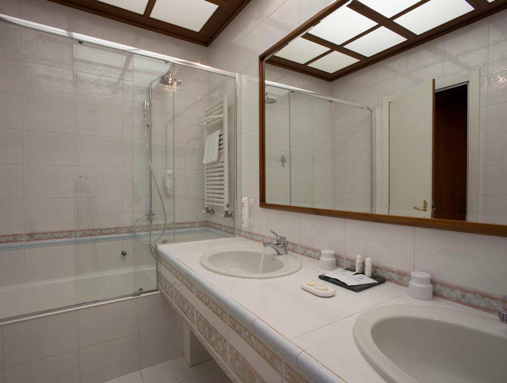 Hotel Villa Capri Gardone Riviera Szoba fotó