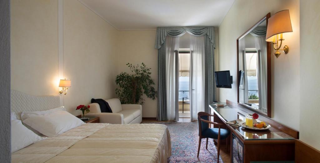 Hotel Villa Capri Gardone Riviera Szoba fotó