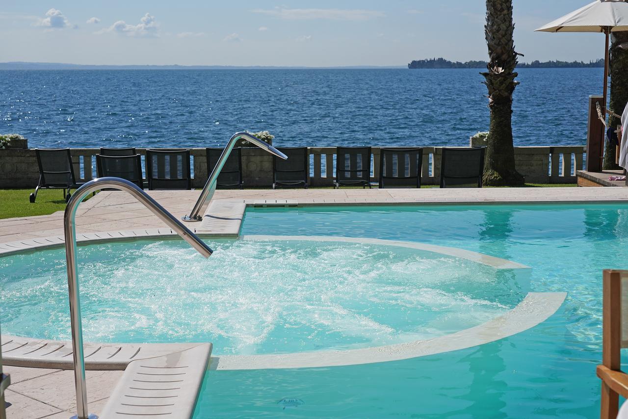 Hotel Villa Capri Gardone Riviera Kültér fotó