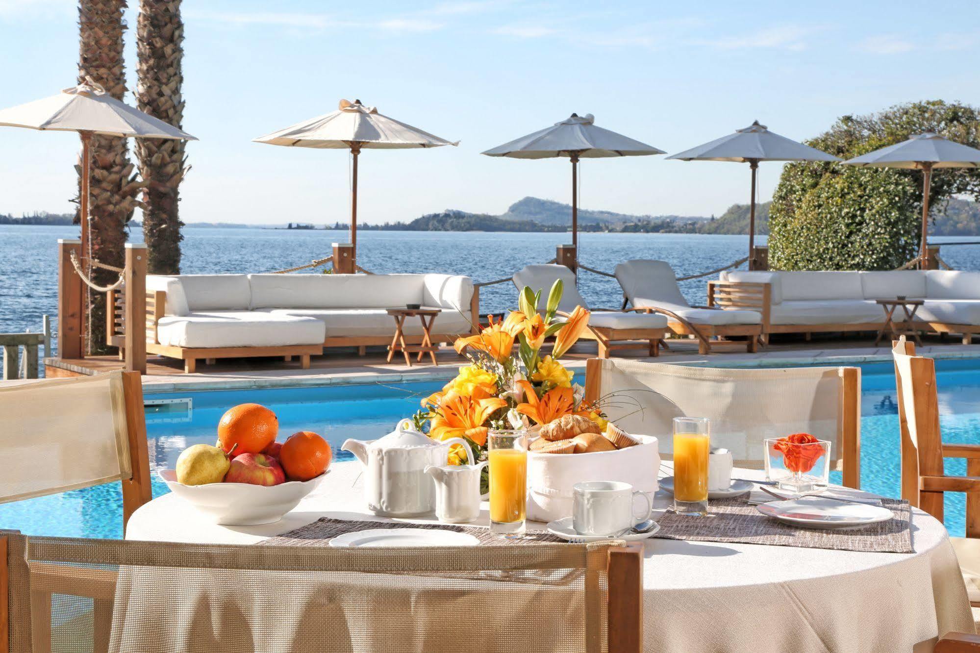 Hotel Villa Capri Gardone Riviera Kültér fotó