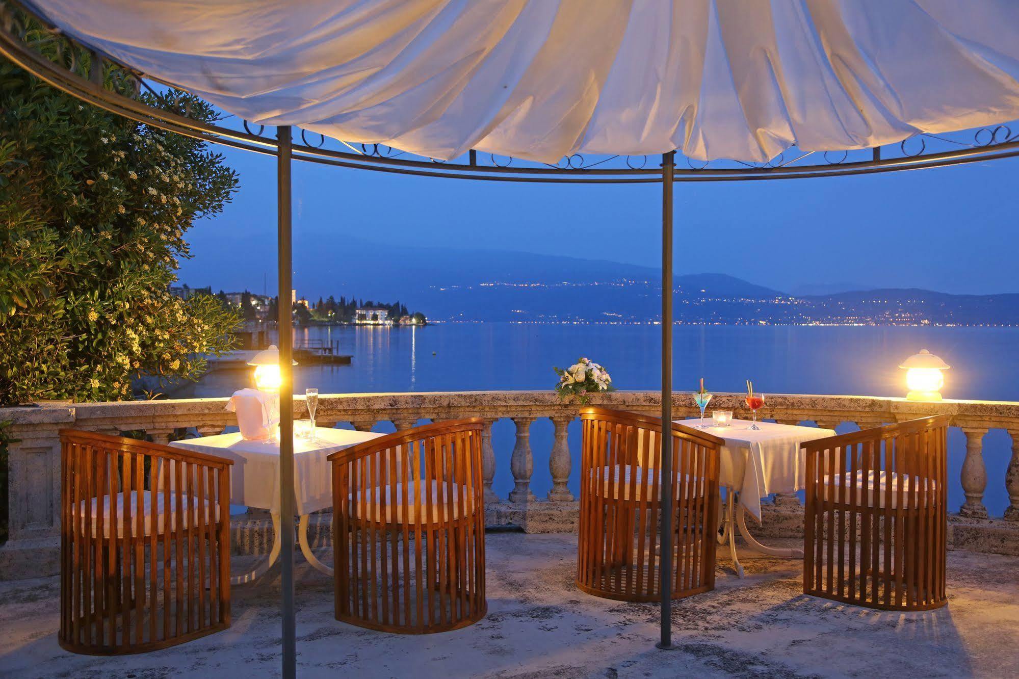 Hotel Villa Capri Gardone Riviera Kültér fotó