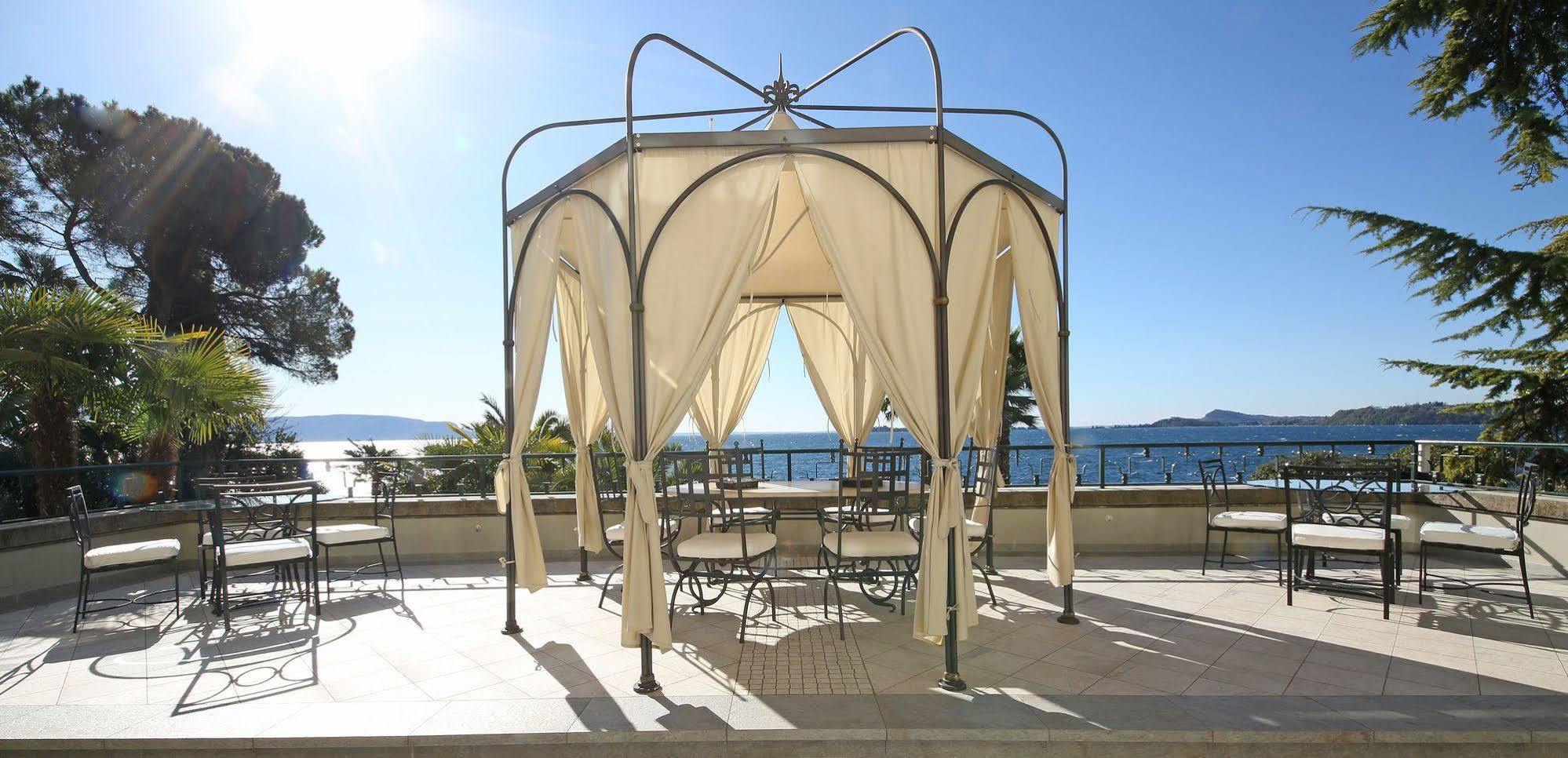 Hotel Villa Capri Gardone Riviera Kültér fotó